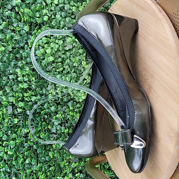 Stuart Weitzman Bowends Patent Leather RoundToe Wedge Heel Shoe Olive Green 8SS - Picture 4 of 14